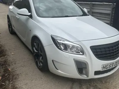 Used Vauxhall Insignia 2009 White Sedan