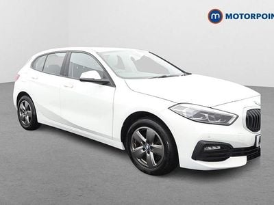 Usado BMW 118 Comfort Edition 136 HP (100 kW) 2023 Branco Citadino