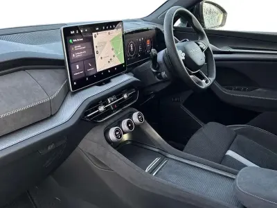 Second-hand Skoda Kodiaq SportLine 150 CP (110 kW) 2025 Gri SUV