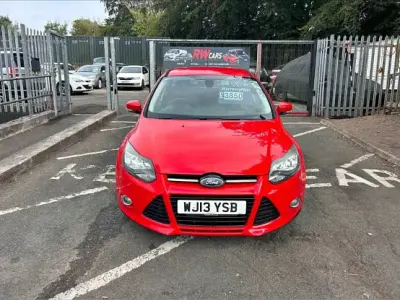 Used Ford Focus Titanium 125 HP (91 kW) 2013 Red Hatchback