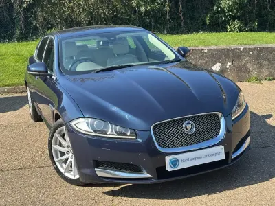 Second-hand Jaguar XF Premium Luxury 200 CP (147 kW) 2013 Albastru Berlinǎ