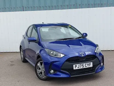 Used Toyota Yaris Hybrid 116 HP (85 kW) 2025 Blue Hatchback