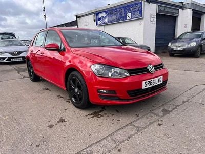 Used VW Golf VII Edition 125 HP (91 kW) 2017 Red Hatchback