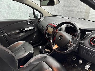 Used Renault Captur Signature 2017 Silver SUV