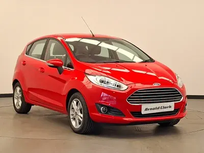 Used Ford Fiesta Zetec 100 HP (73 kW) 2016 Red Hatchback