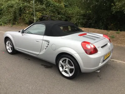 Used Toyota MR2 140 HP (102 kW) 2006 Silver metallic Cabriolet