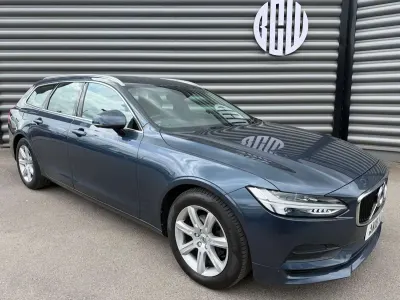 Used Volvo V90 Momentum 2018 Blue Estate