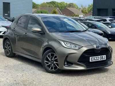 Used Toyota Yaris Design 116 HP (85 kW) 2022 Bronze Hatchback