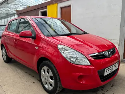 Used Hyundai i20 Comfort 101 HP (74 kW) 2010 Red Hatchback