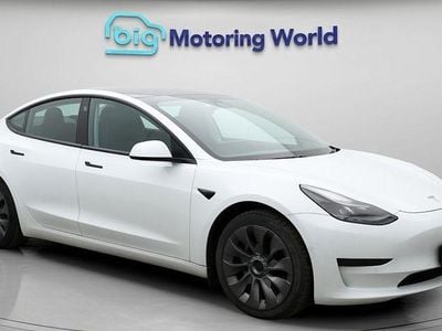 Used Tesla Model 3 Standard Range Plus 222 kW (302 HP) 2021 White Sedan