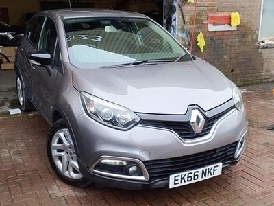 Used Renault Captur Dynamique 90 HP (66 kW) 2016 Grey SUV