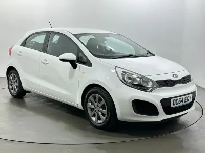 Used Kia Rio 2015 White Hatchback