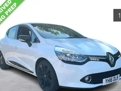 Used Renault Clio Dynamique 90 HP (66 kW) 2016 White Hatchback