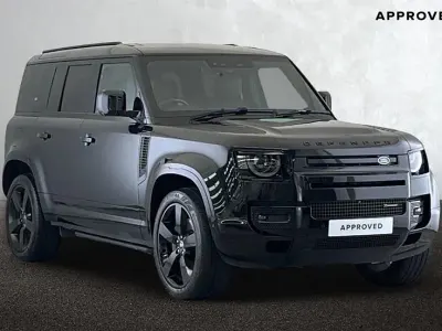 Usado Land Rover Defender HSE Dynamic 300 HP (220 kW) 2023 Preto SUV