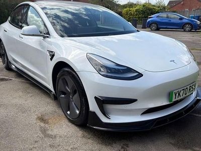 Używany Tesla Model 3 Standard Range Plus 239 kW (325 KM) 2020 Biały Sedan/Limuzyna