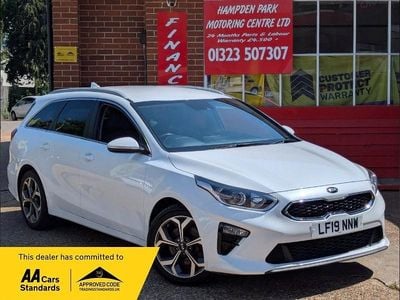 White Used 2019 Kia Ceed Hatchback | £10,950 (Fair price)