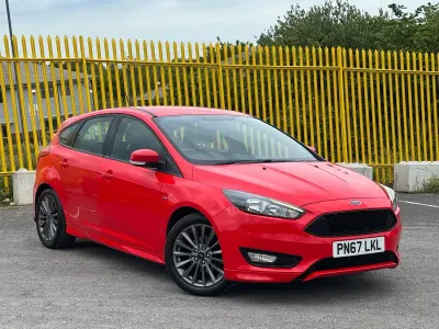 Used Ford Focus ST-Line 125 HP (91 kW) 2017 Red Hatchback