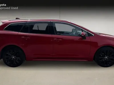 Używany Toyota Corolla 2022 Czerwony Kombi