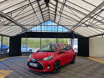Used Toyota Yaris Hybrid Design 2016 Red Hatchback