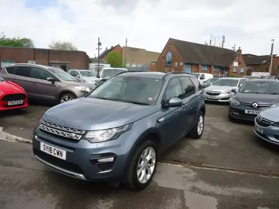 Używany Land Rover Discovery Sport HSE 180 KM (132 kW) 2018 Niebieski SUV