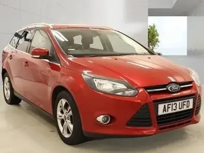 Used Ford Focus Zetec 125 HP (91 kW) 2013 Red Estate