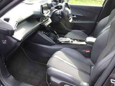 Used Peugeot 2008 GT 129 HP (94 kW) 2023 Grey SUV