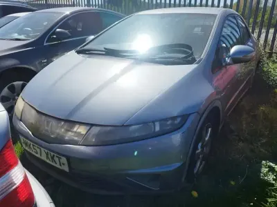 Begagnad Honda Civic SE 140 HK (102 kW) 2007 Blå Halvkombi