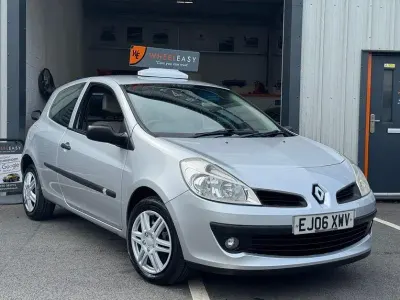 Used Renault Clio II Expression 2006 Silver Hatchback