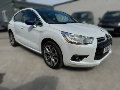 Begagnad Citroën DS4 115 HK (84 kW) 2015 Vit Halvkombi