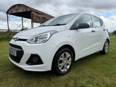 Used Hyundai i10 67 HP (49 kW) 2015 White Hatchback