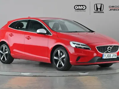 Used Volvo V40 R-Design 122 HP (89 kW) 2018 Red Hatchback