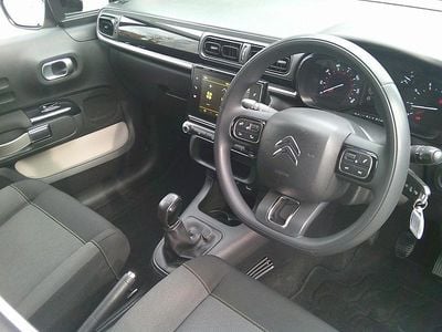 Used Citroën C3 Feel 110 HP (80 kW) 2017 Silver Hatchback