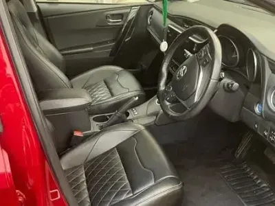 Used Toyota Auris Hybrid