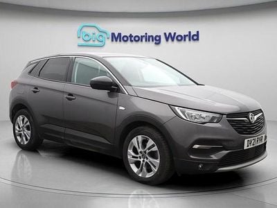 Used Vauxhall Grandland X SRi 130 HP (95 kW) 2021 Grey SUV