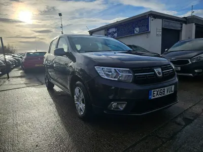 Begagnad Dacia Sandero Comfort 90 HK (66 kW) 2018 Grå Halvkombi