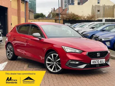 Begagnad Seat Leon FR First Edition 150 HK (110 kW) 2020 Röd Halvkombi