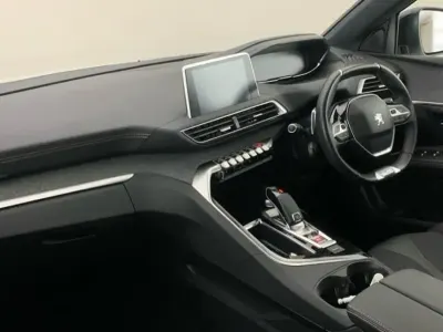 Used Peugeot 5008 Premium 129 HP (94 kW) 2020 White SUV