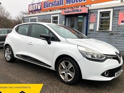 Used Renault Clio IV Dynamique 90 HP (66 kW) 2016 White Hatchback