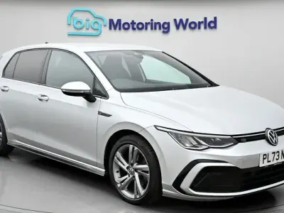 Second-hand VW Golf VIII R-line 150 CP (110 kW) 2023 Argintiu Hatchback