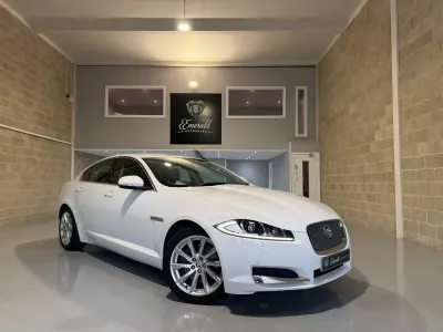 Begagnad Jaguar XF Luxury 200 HK (147 kW) 2013 Vit Sedan
