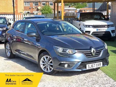 Used Renault Mégane IV Dynamique 110 HP (80 kW) 2018 Grey Hatchback