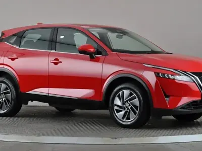Used Nissan Qashqai Acenta Premium 140 HP (102 kW) 2023 Red SUV