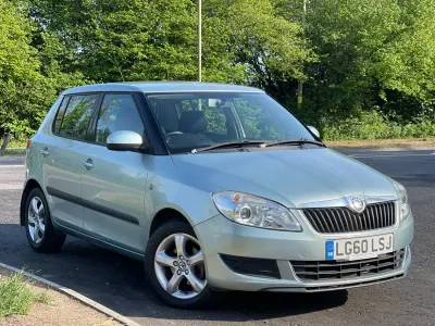 Usado Skoda Fabia SE 90 CV (66 kW) 2010 Verde Utilitario