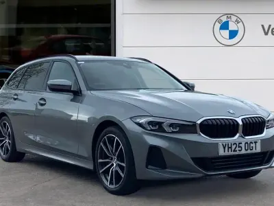 Usado BMW 320 Sport Line 184 HP (135 kW) 2025 Cinzento Carrinha
