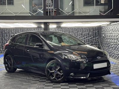 Black Used 2014 Ford Focus ST Hatchback | £7,495 (Fair price)