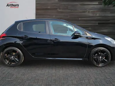Used Peugeot 208 GT-line 108 HP (79 kW) 2019 Black Hatchback