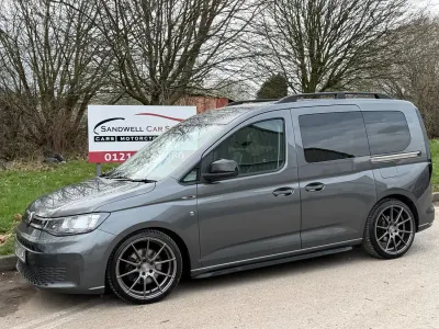 Begagnad VW Caddy 122 HK (89 kW) 2022 Grå Minibuss