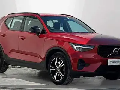 Used Volvo XC40 Plus 161 HP (118 kW) 2022 Red SUV