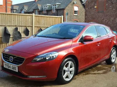 Used Volvo V40 SE 2014 Red Hatchback