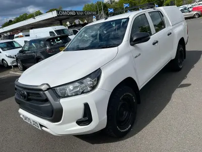 Used Toyota HiLux Active 150 HP (110 kW) 2021 White Pickup